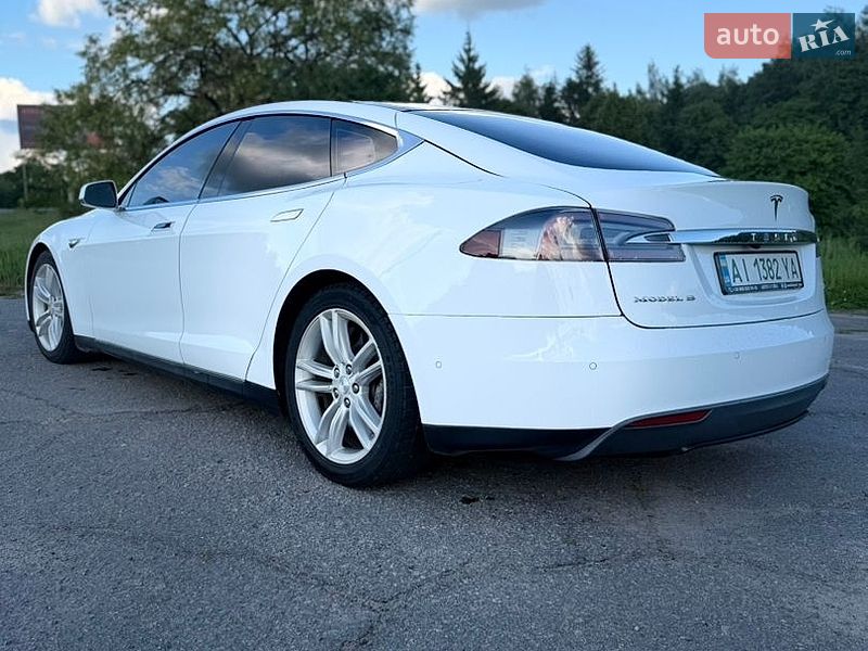 Ліфтбек Tesla Model S 2015 в Фастові