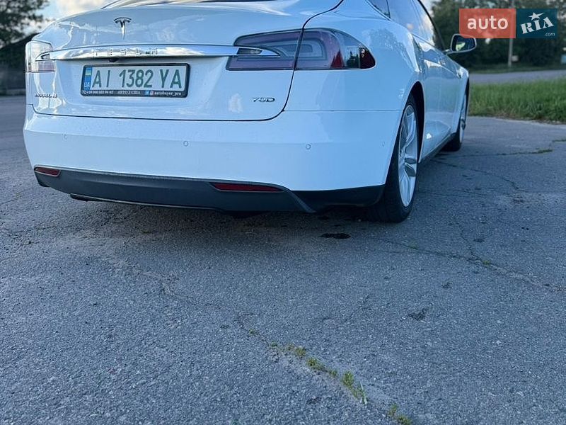 Ліфтбек Tesla Model S 2015 в Фастові