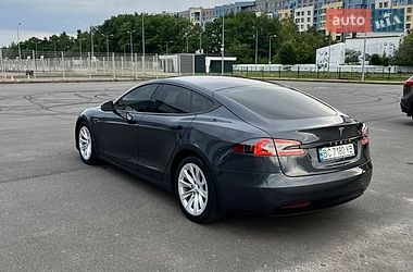 Ліфтбек Tesla Model S 2016 в Львові