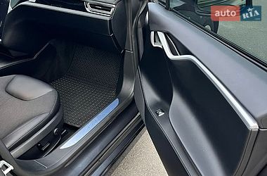 Ліфтбек Tesla Model S 2016 в Львові