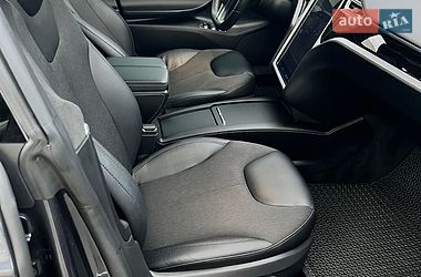 Ліфтбек Tesla Model S 2016 в Львові