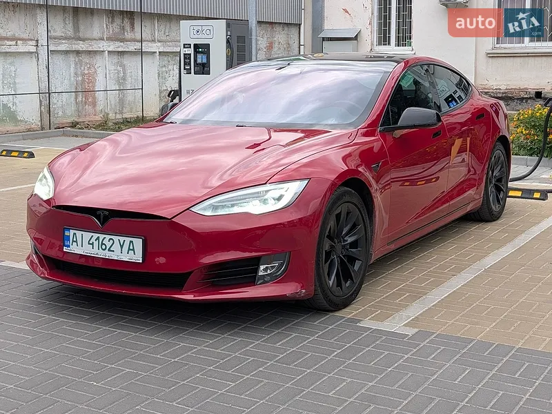 Tesla Model S 2019