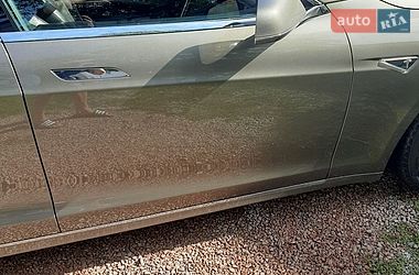 Лифтбек Tesla Model S 2016 в Житомире