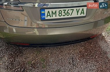 Лифтбек Tesla Model S 2016 в Житомире