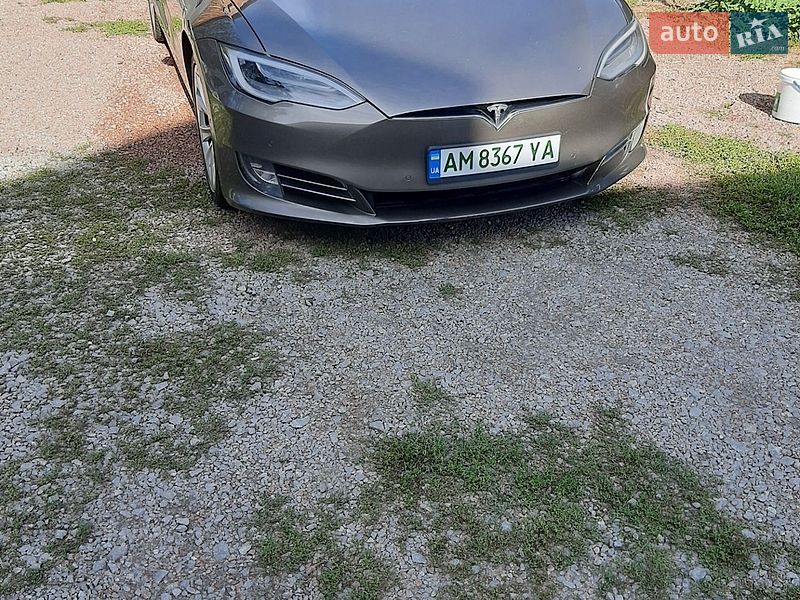 Лифтбек Tesla Model S 2016 в Житомире