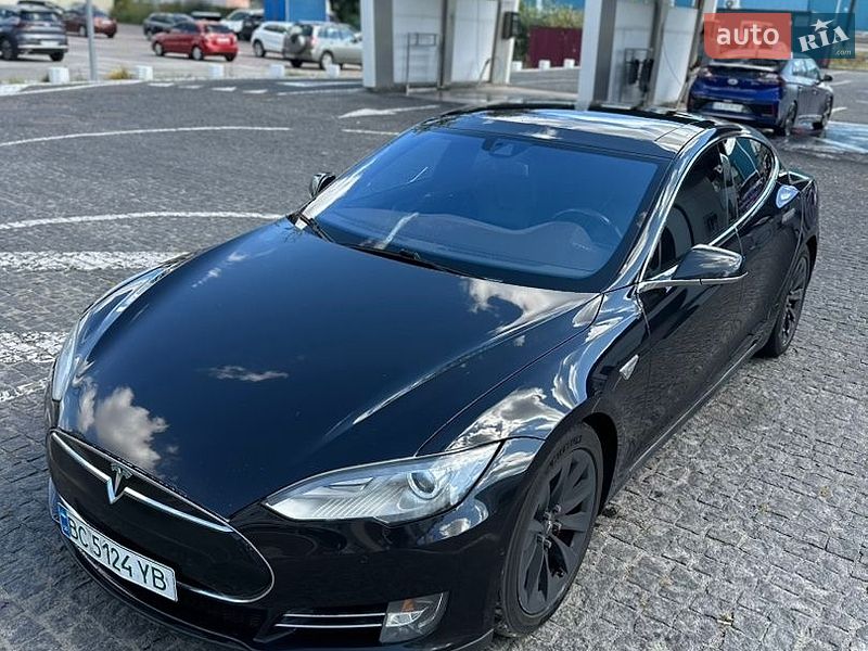 Tesla Model S 2016