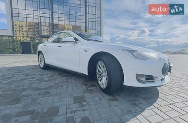 Лифтбек Tesla Model S 2013 в Днепре