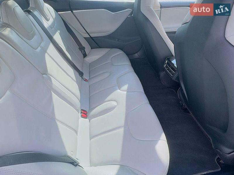 Лифтбек Tesla Model S 2013 в Днепре