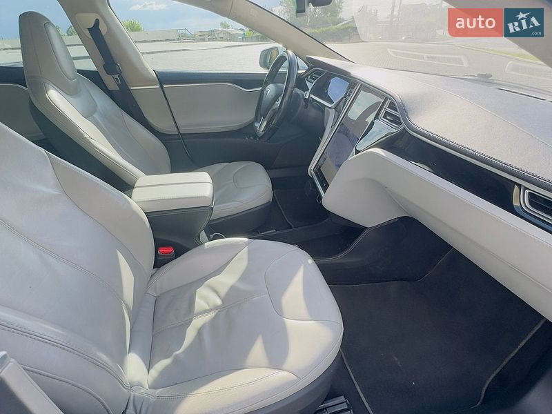 Лифтбек Tesla Model S 2013 в Днепре