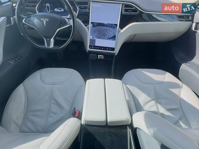 Лифтбек Tesla Model S 2013 в Днепре