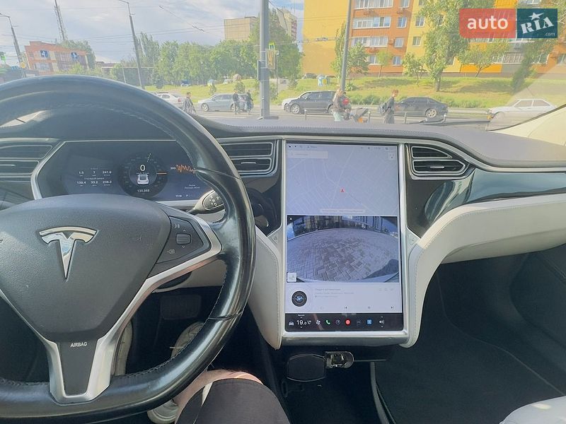 Лифтбек Tesla Model S 2013 в Днепре