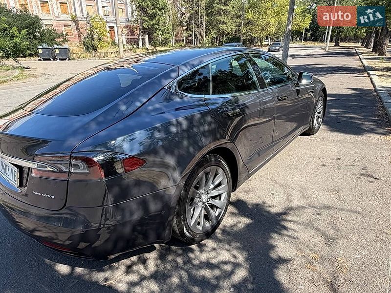 Лифтбек Tesla Model S 2020 в Николаеве