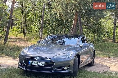 Лифтбек Tesla Model S 2013 в Днепре