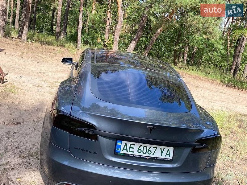 Лифтбек Tesla Model S 2013 в Днепре