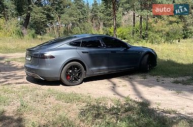 Лифтбек Tesla Model S 2013 в Днепре