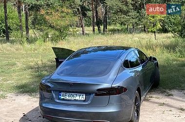Лифтбек Tesla Model S 2013 в Днепре