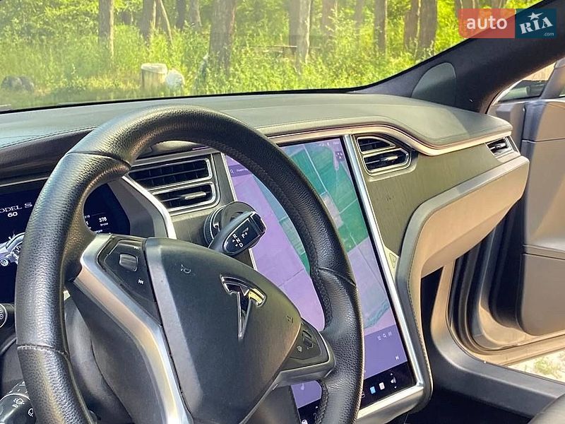 Лифтбек Tesla Model S 2013 в Днепре