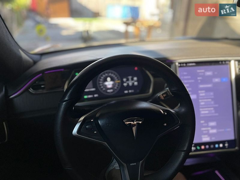 Лифтбек Tesla Model S 2013 в Днепре
