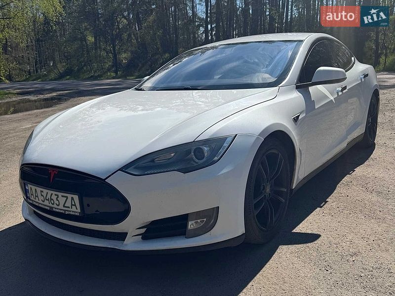 Ліфтбек Tesla Model S 2013 в Миргороді