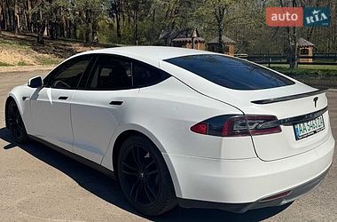 Ліфтбек Tesla Model S 2013 в Миргороді