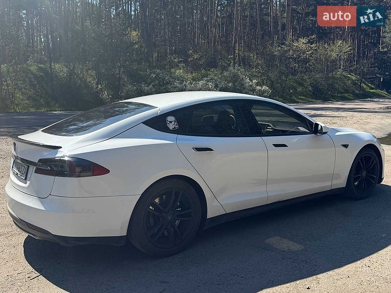 Ліфтбек Tesla Model S 2013 в Миргороді