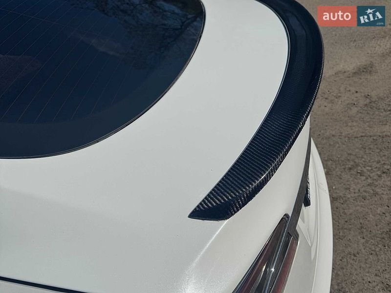 Ліфтбек Tesla Model S 2013 в Миргороді