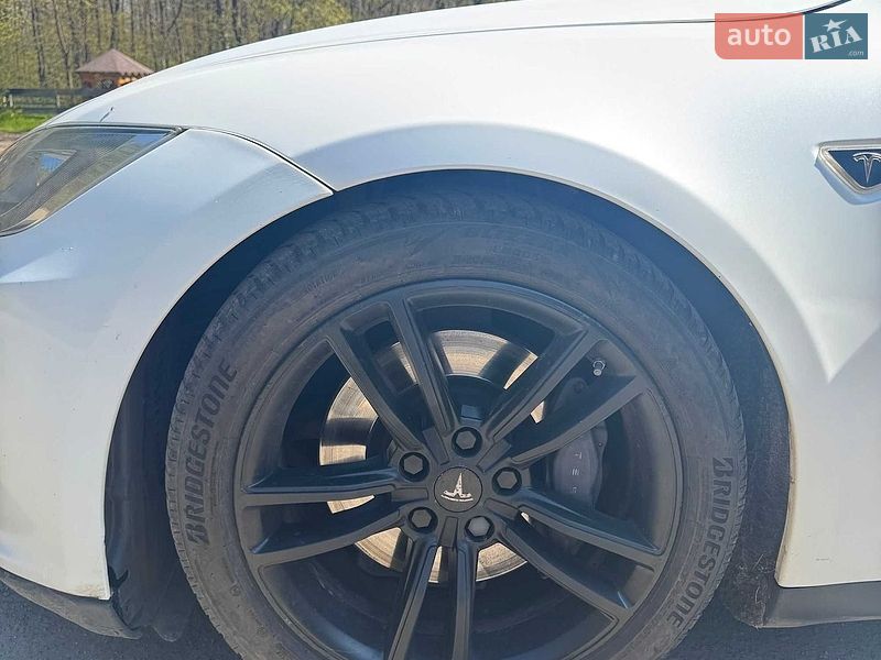 Ліфтбек Tesla Model S 2013 в Миргороді