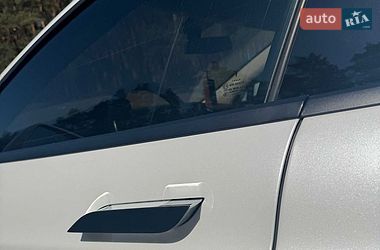 Ліфтбек Tesla Model S 2013 в Миргороді