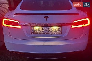 Ліфтбек Tesla Model S 2013 в Миргороді