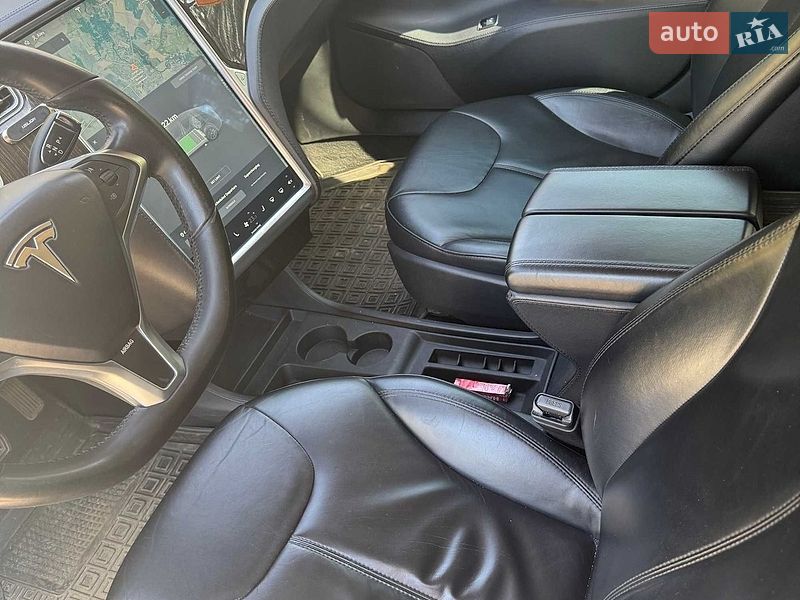 Ліфтбек Tesla Model S 2013 в Миргороді
