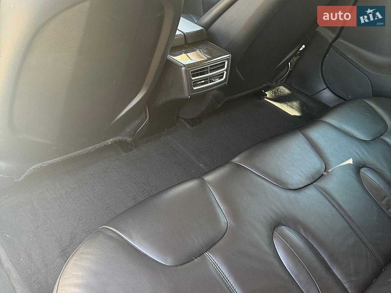 Ліфтбек Tesla Model S 2013 в Миргороді