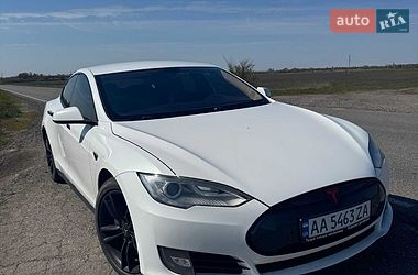 Ліфтбек Tesla Model S 2013 в Миргороді