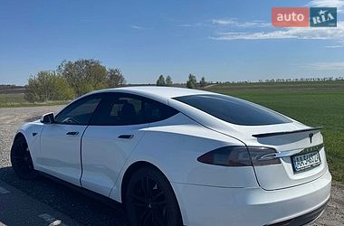 Ліфтбек Tesla Model S 2013 в Миргороді