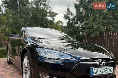 Лифтбек Tesla Model S 2013 в Киеве Лифтбек Tesla Model S 2013 в Киеве