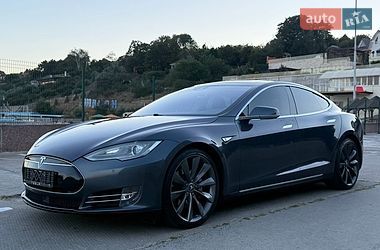 Tesla Model S  2015