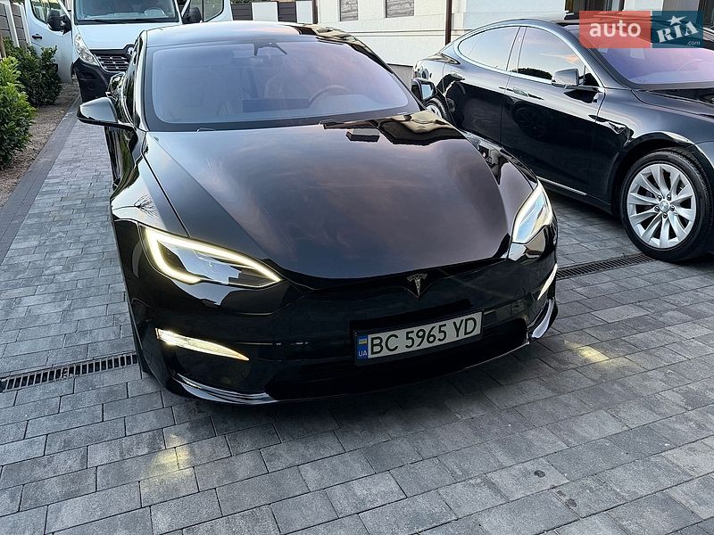 Лифтбек Tesla Model S 2023 в Львове