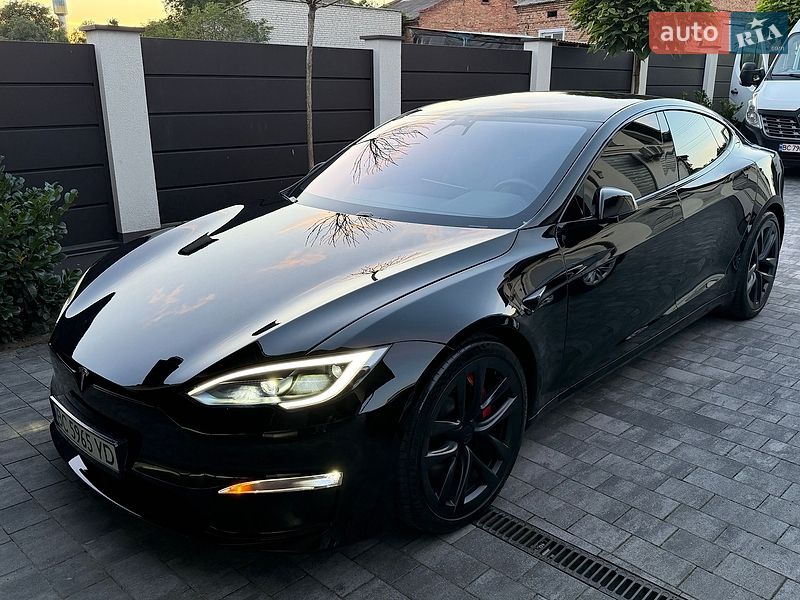 Лифтбек Tesla Model S 2023 в Львове