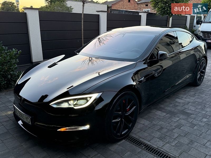 Лифтбек Tesla Model S 2023 в Львове