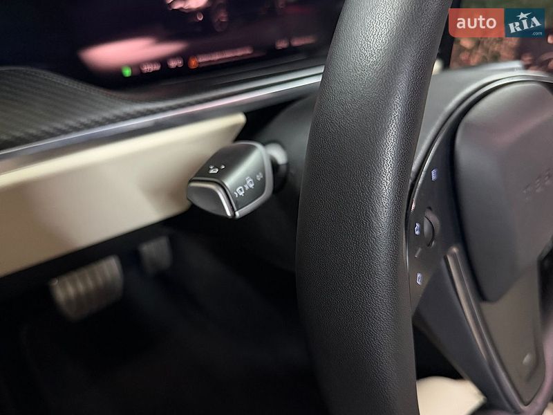 Лифтбек Tesla Model S 2023 в Львове