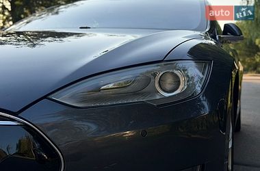 Лифтбек Tesla Model S 2015 в Кривом Роге