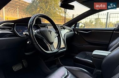 Лифтбек Tesla Model S 2015 в Кривом Роге