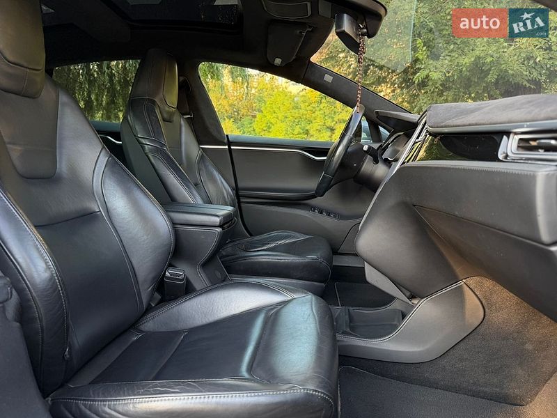 Лифтбек Tesla Model S 2015 в Кривом Роге