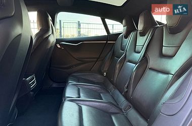 Лифтбек Tesla Model S 2015 в Кривом Роге