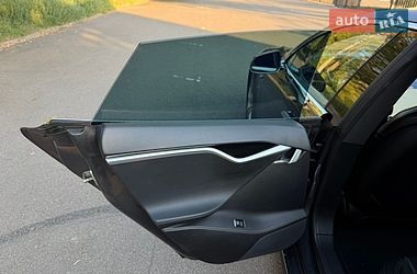 Лифтбек Tesla Model S 2015 в Кривом Роге