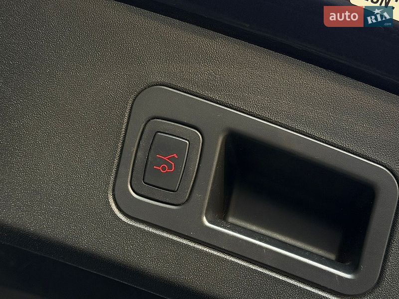 Лифтбек Tesla Model S 2015 в Кривом Роге