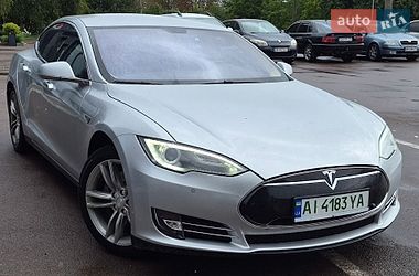 Лифтбек Tesla Model S 2014 в Нежине Лифтбек Tesla Model S 2014 в Нежине