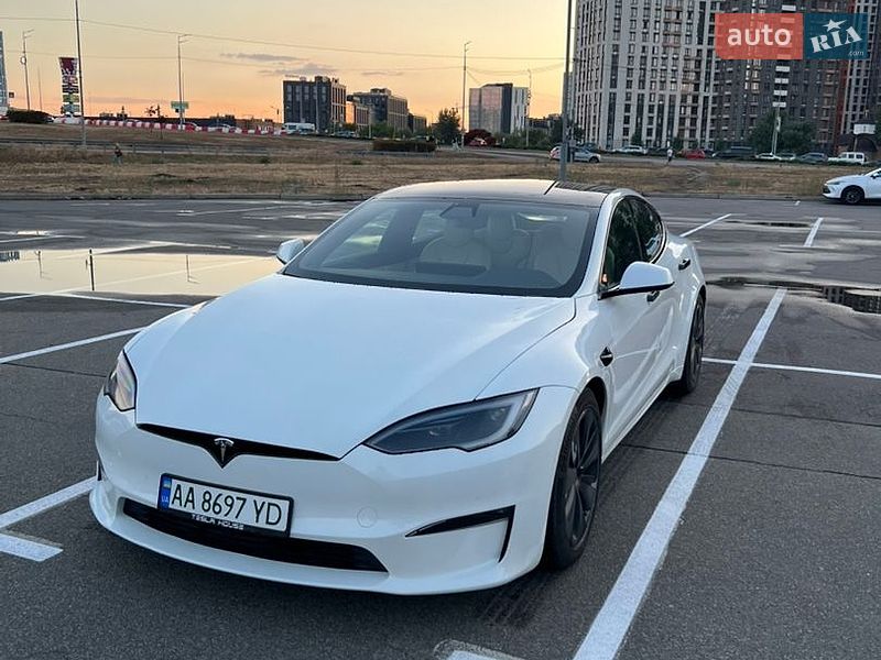 Лифтбек Tesla Model S 2022 в Львове