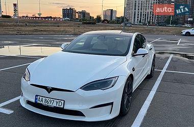 Tesla Model S  2022