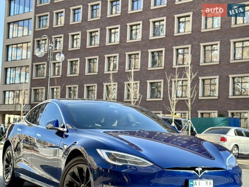 Tesla Model S 2018