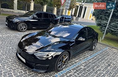 Tesla Model S  2022